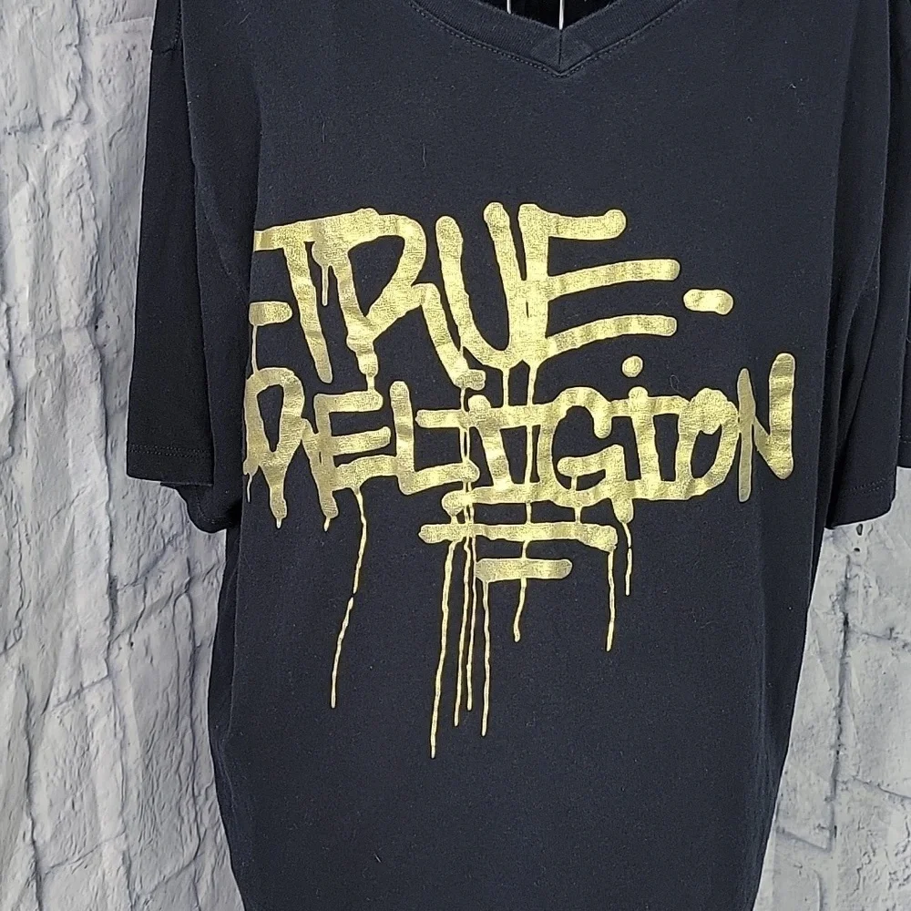 TRUE RELIGION Black and Gold Foil Graffiti Print T Shirt‎ Large